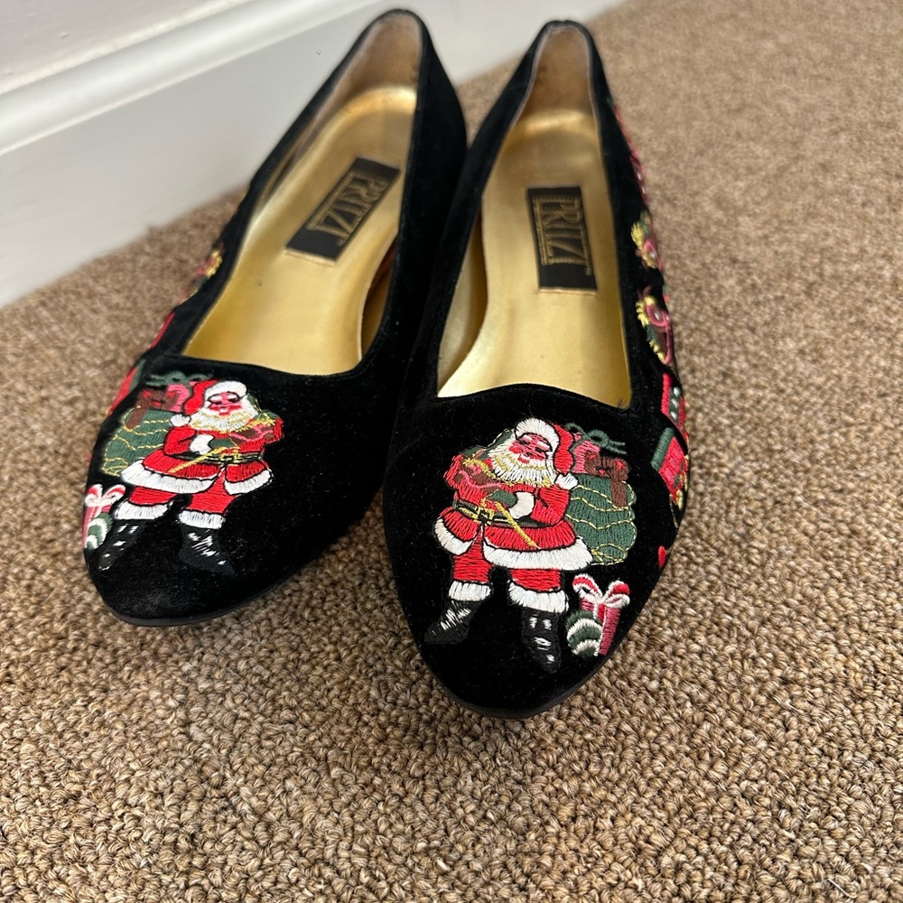 Vintage Pritzi Black Velvet Women's Embroidered Christmas Flats Santa Train Sz 7 - Picture 3 of 6